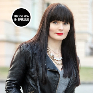 Must have: czerwona szminka